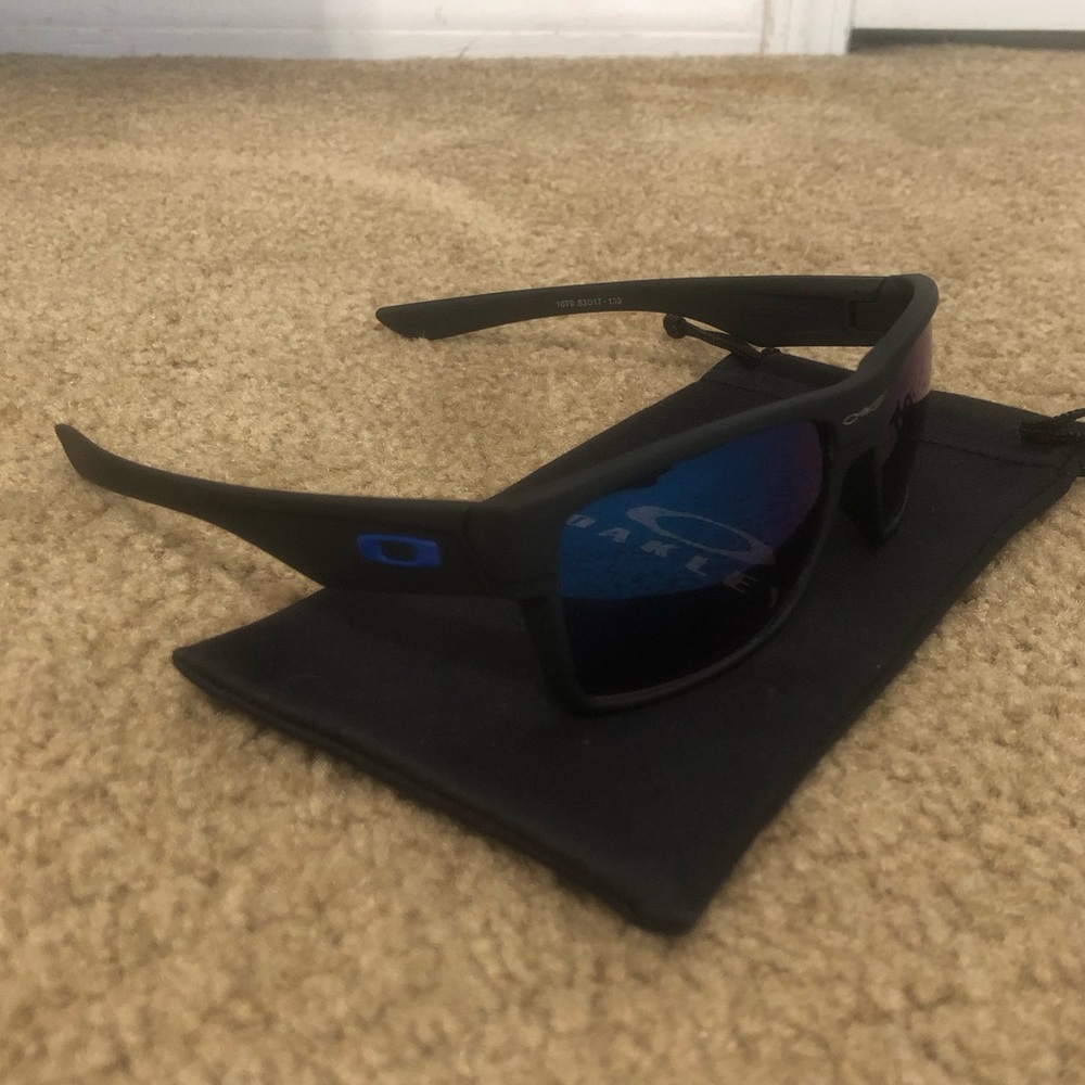 Oakley Two Face Reflective Blue Sunglasses - Picture 4 of 8